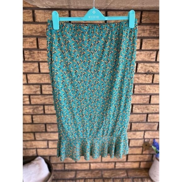 Ember Women’s Skirt - Picture 2 of 5